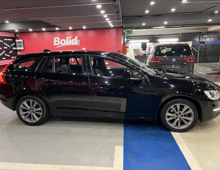 Volvo V60 7