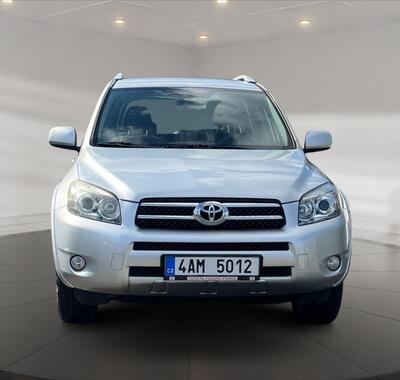 Toyota RAV4 2