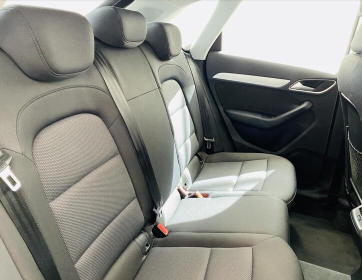 Audi Q3 7