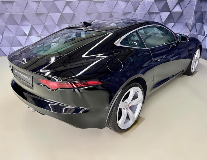 Jaguar F-Type 7