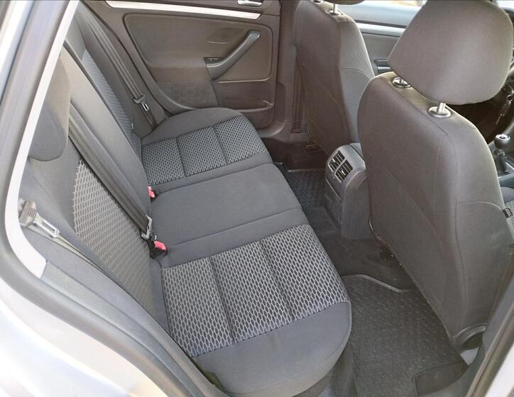 Volkswagen Golf 9