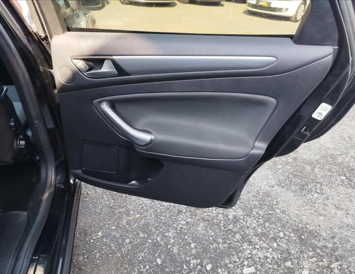 Ford Mondeo 18