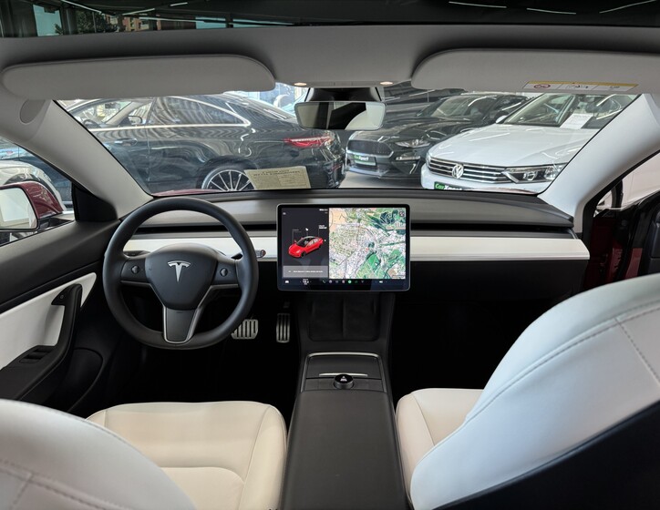 Tesla Model 3 10