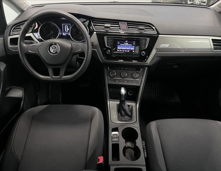 Volkswagen Touran 5