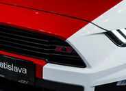 Ford Mustang 4