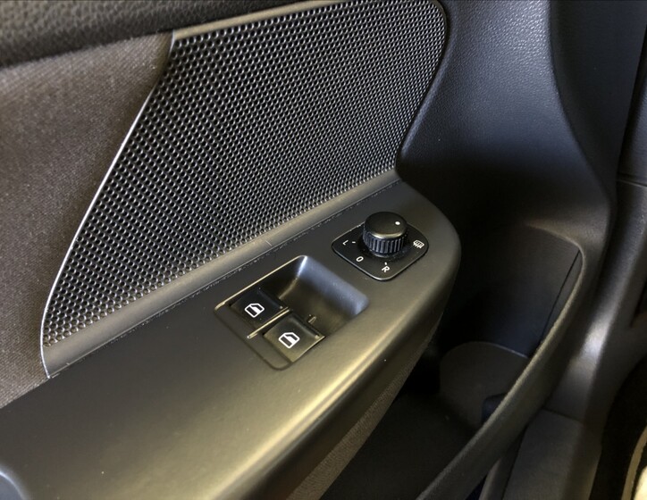 Volkswagen Golf 23