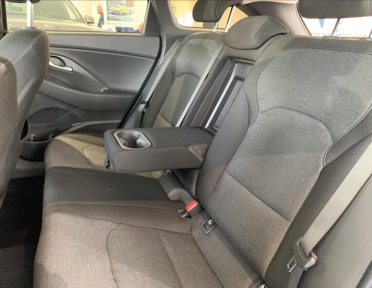 Hyundai i30 16