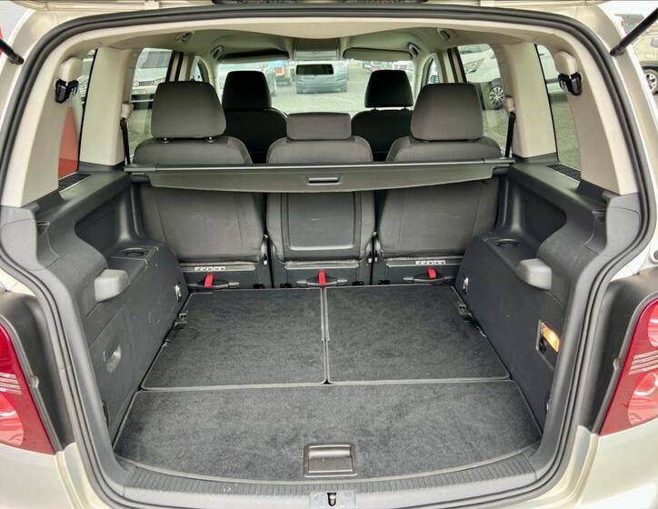 Volkswagen Touran 16