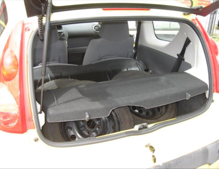 Peugeot 107 11