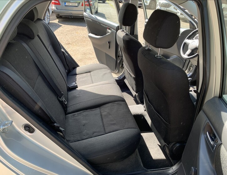 Toyota Corolla 16
