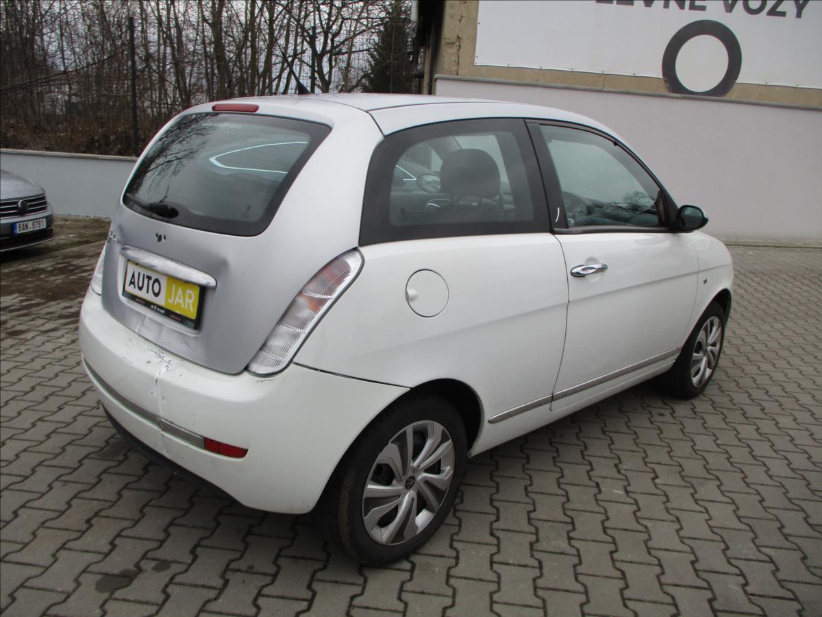 Lancia Y