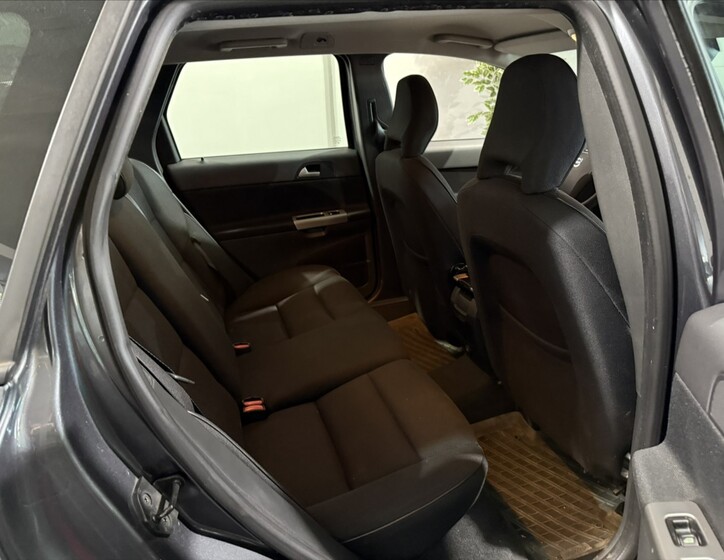 Volvo V50 16