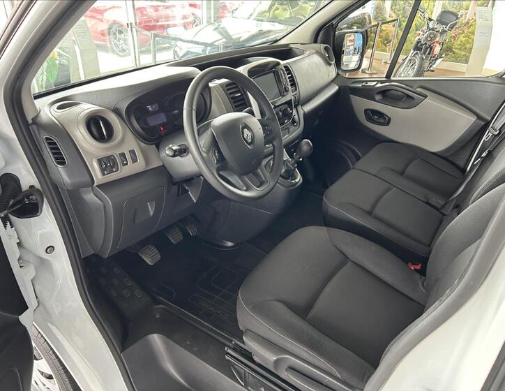 Renault Trafic 8