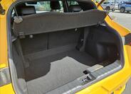 Lexus LBX 13