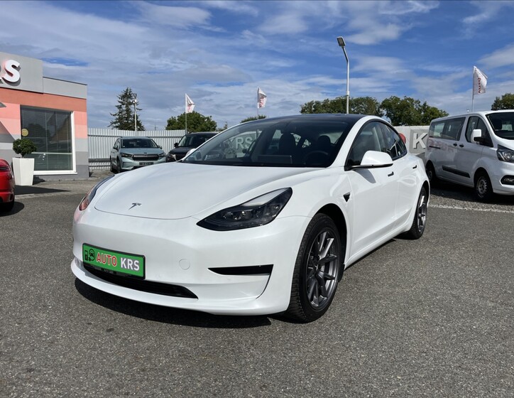 Tesla Model 3 13
