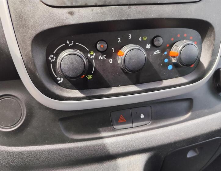 Renault Trafic 27
