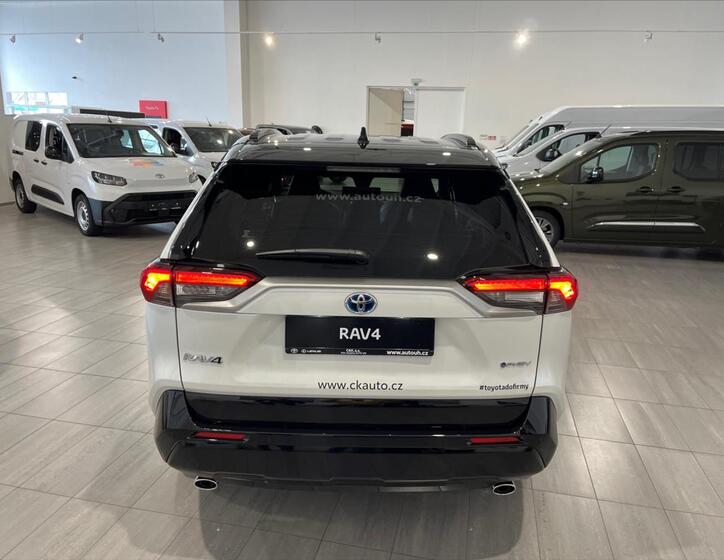 Toyota RAV4 6