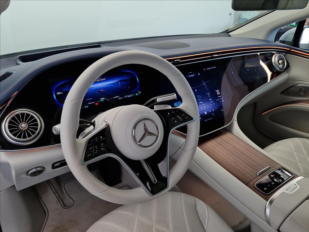 Mercedes-Benz EQS