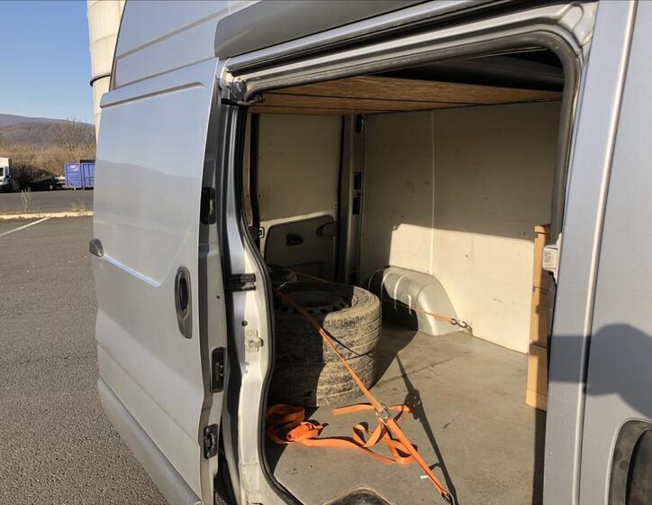 Opel Vivaro 11