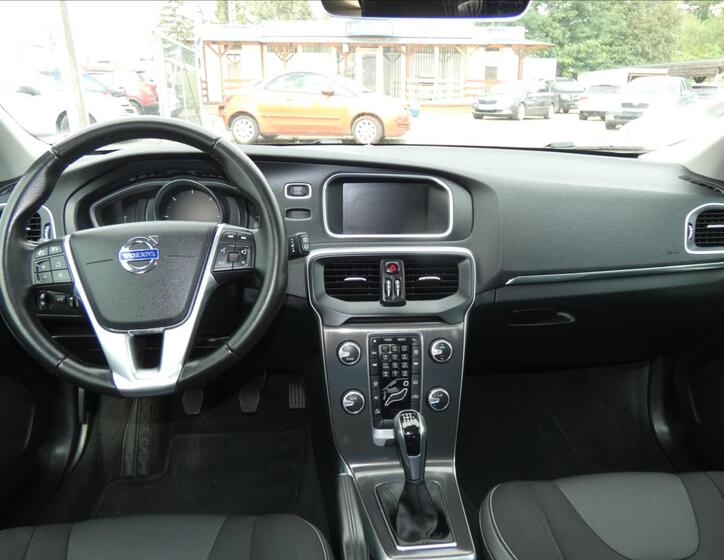 Volvo V40 7