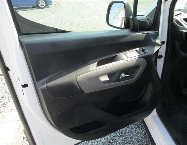Peugeot Rifter 16