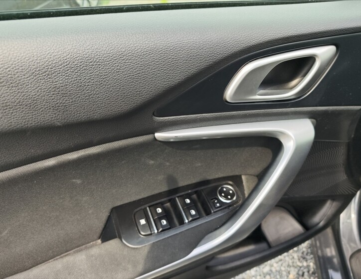 KIA Ceed 10