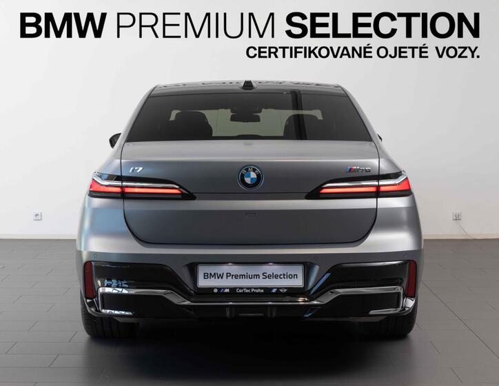 BMW i7 4