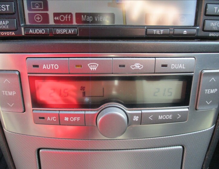 Toyota Avensis 17