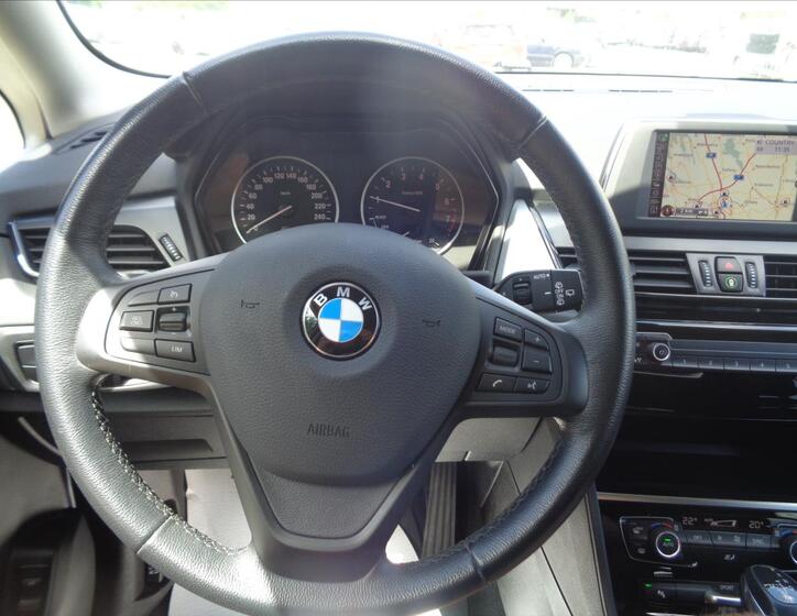 BMW Řada 2 9