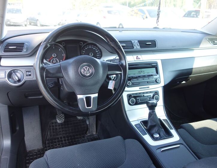 Volkswagen Passat 11
