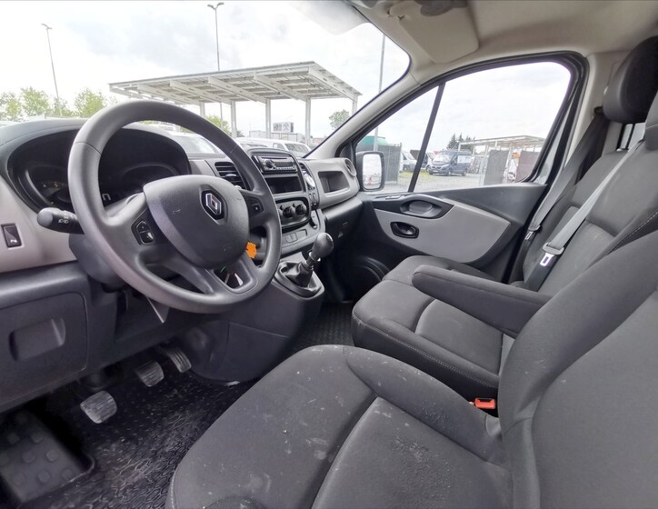 Renault Trafic 6