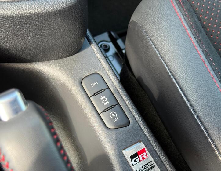 Toyota Yaris 17