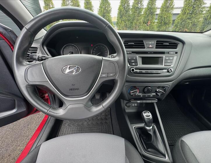 Hyundai i20 15