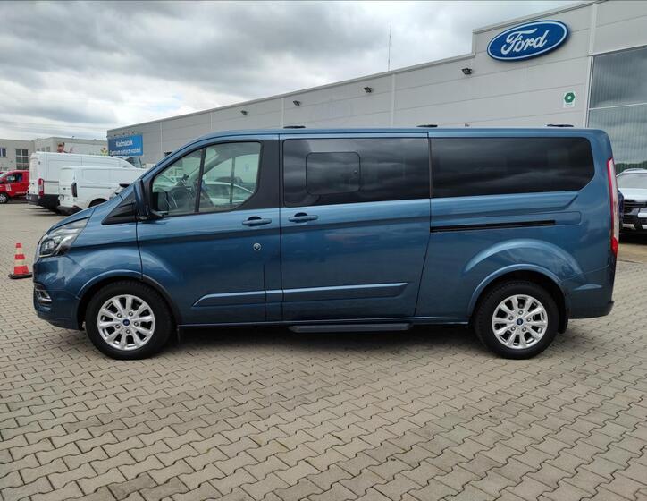 Ford Tourneo Custom 2