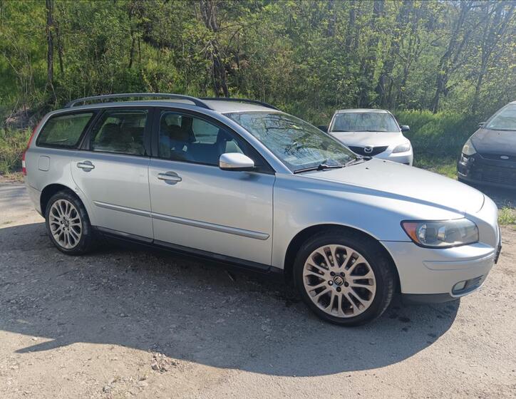 Volvo V50 16