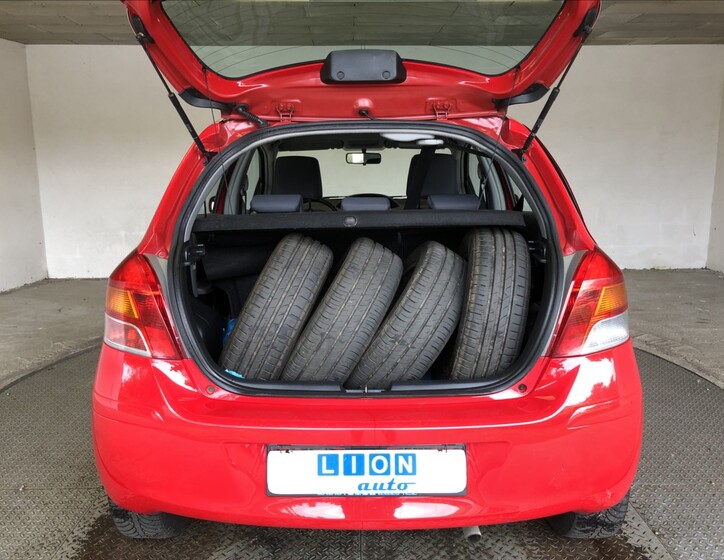 Toyota Yaris 13