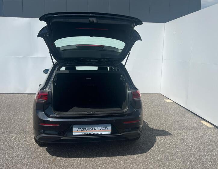 Volkswagen Golf 11