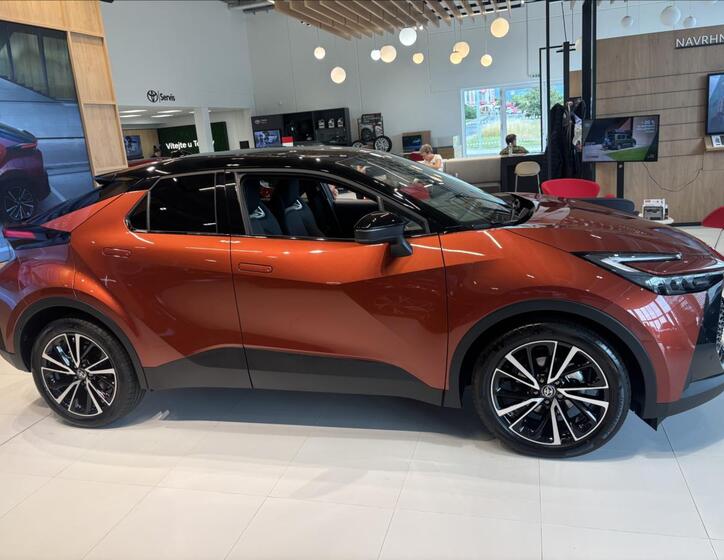 Toyota C-HR 4