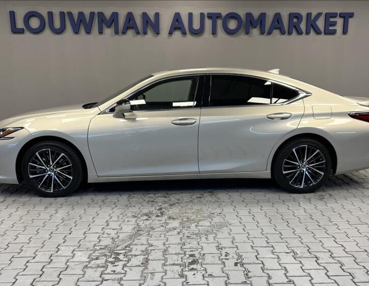 Lexus ES 300 3