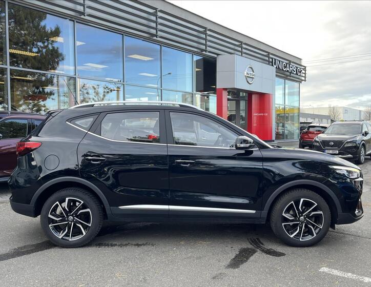 MG ZS 4