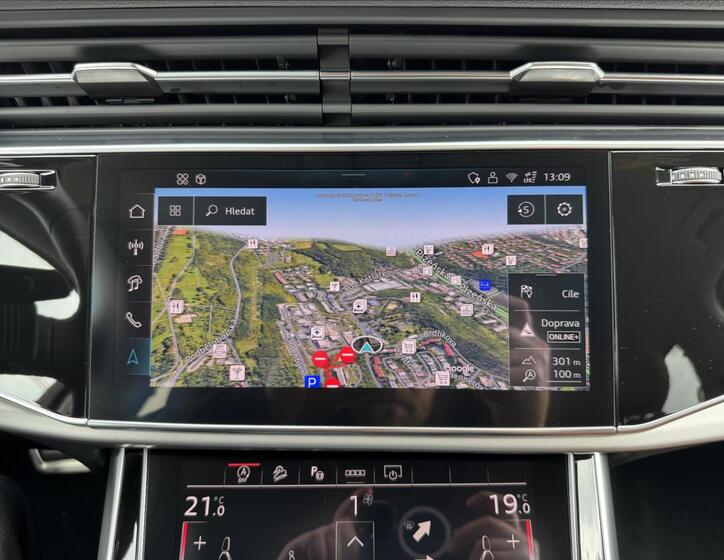 Audi Q7 25