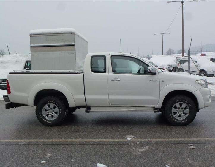 Toyota Hilux 4