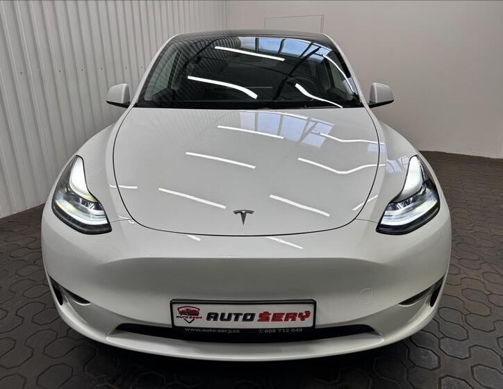Tesla Model Y 13