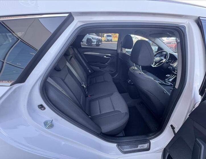 Hyundai i40 12