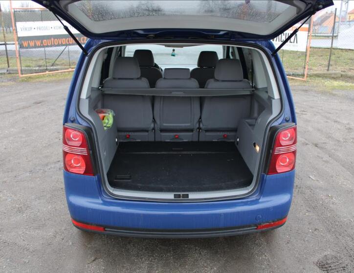 Volkswagen Touran 13