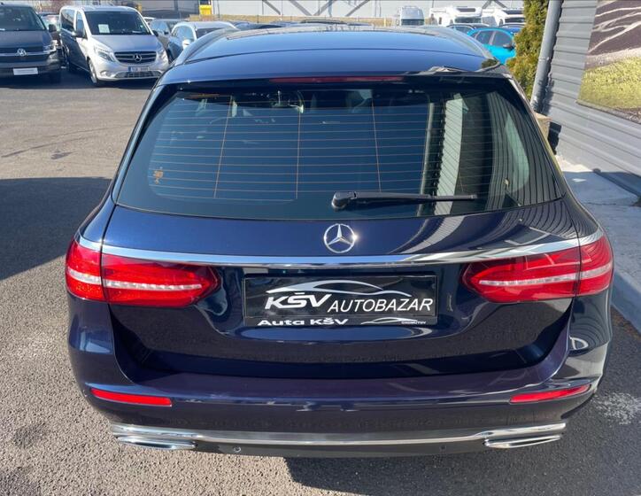 Mercedes-Benz Třídy E 8