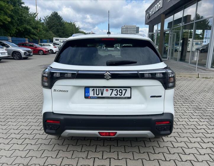 Suzuki S-Cross 6