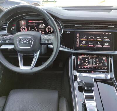Audi Q7 6