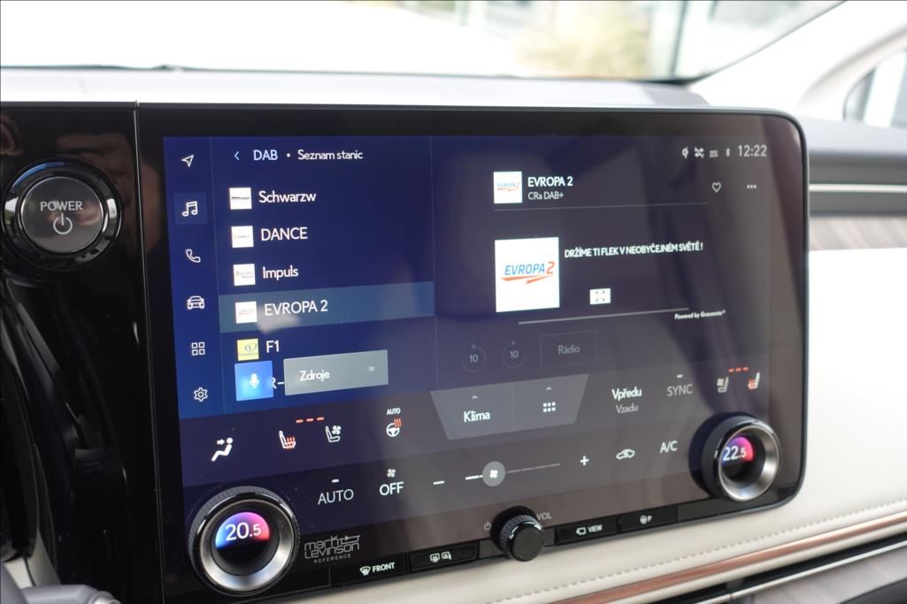 Lexus LM 350h