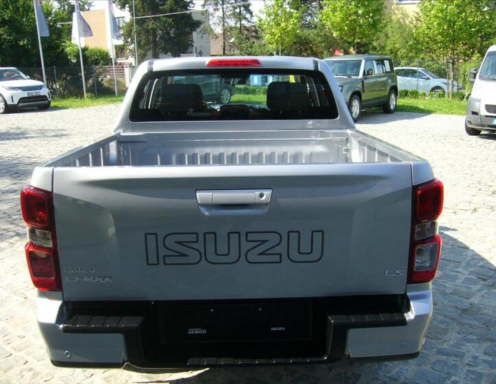 Isuzu D-Max 7
